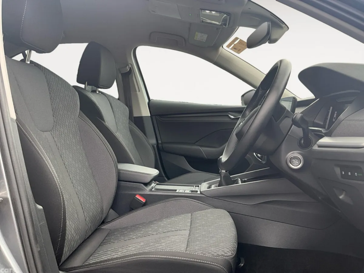 Skoda Octavia Hatchback, Diesel, 2024, Grey