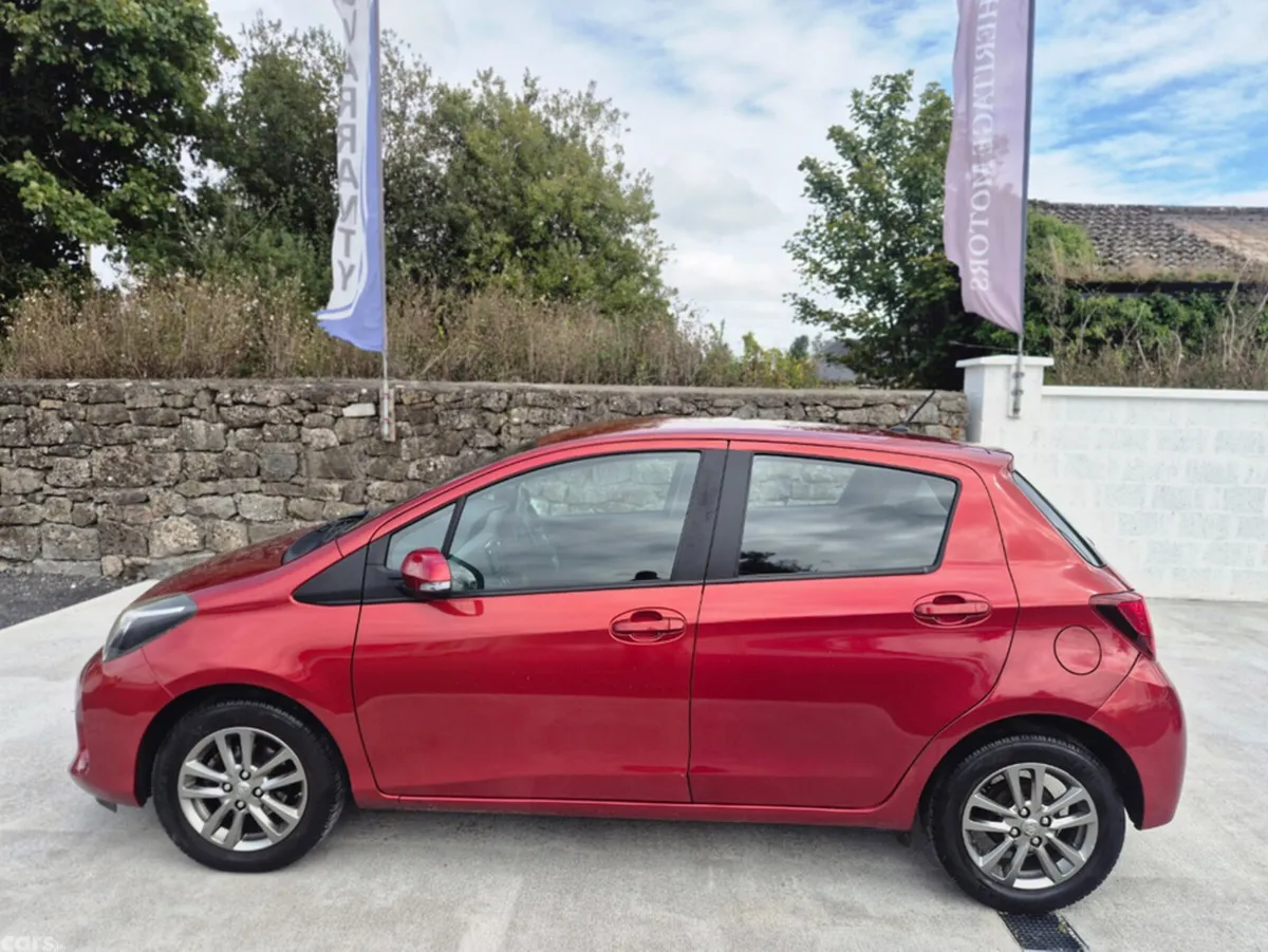 Toyota Yaris Hatchback, Petrol, 2015, Red