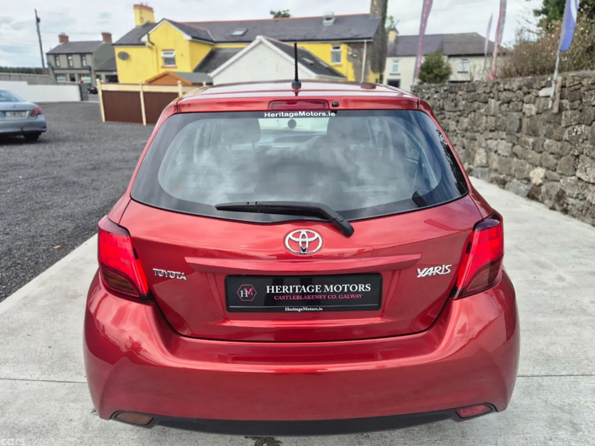 Toyota Yaris Hatchback, Petrol, 2015, Red