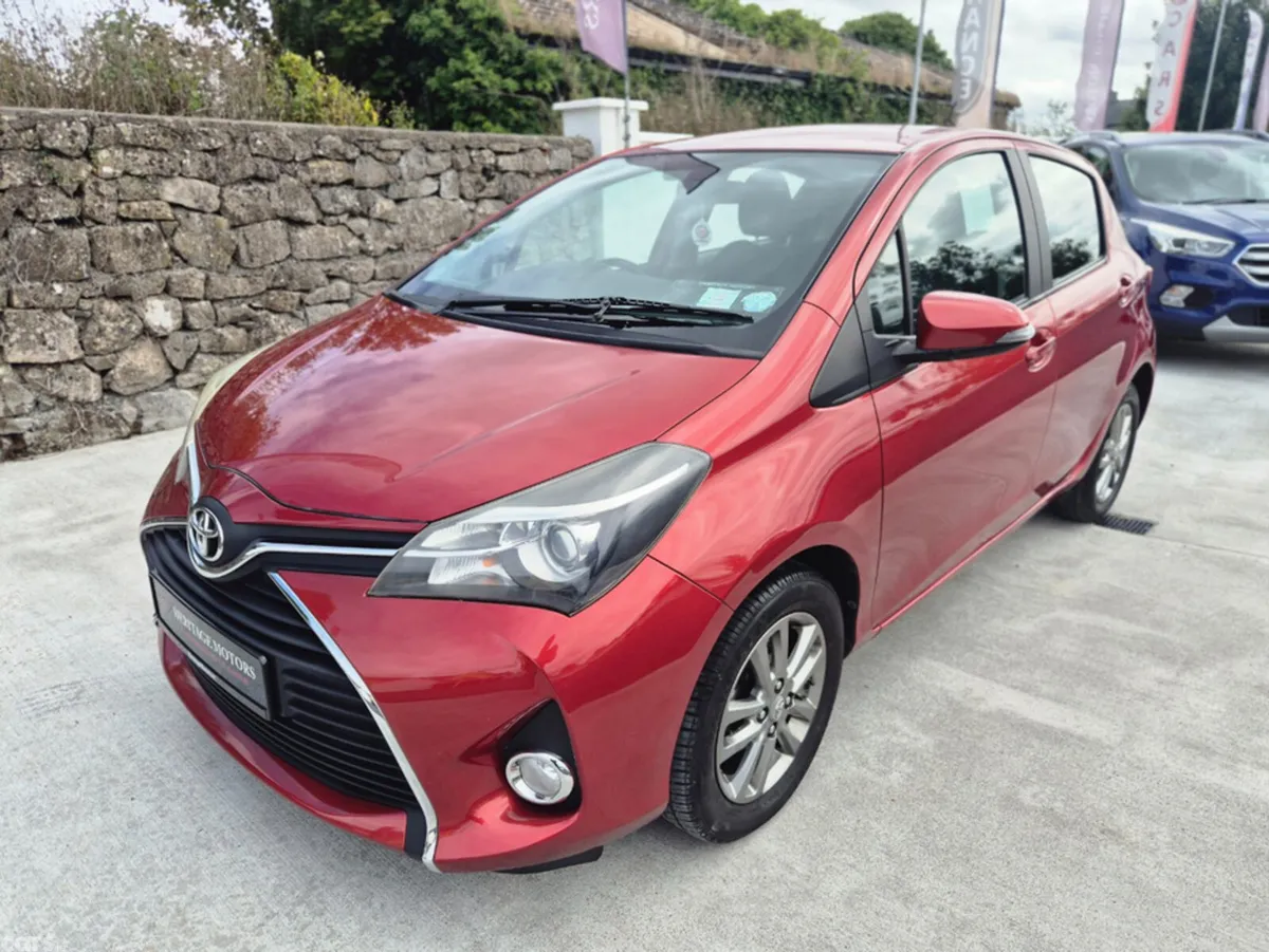 Toyota Yaris Hatchback, Petrol, 2015, Red