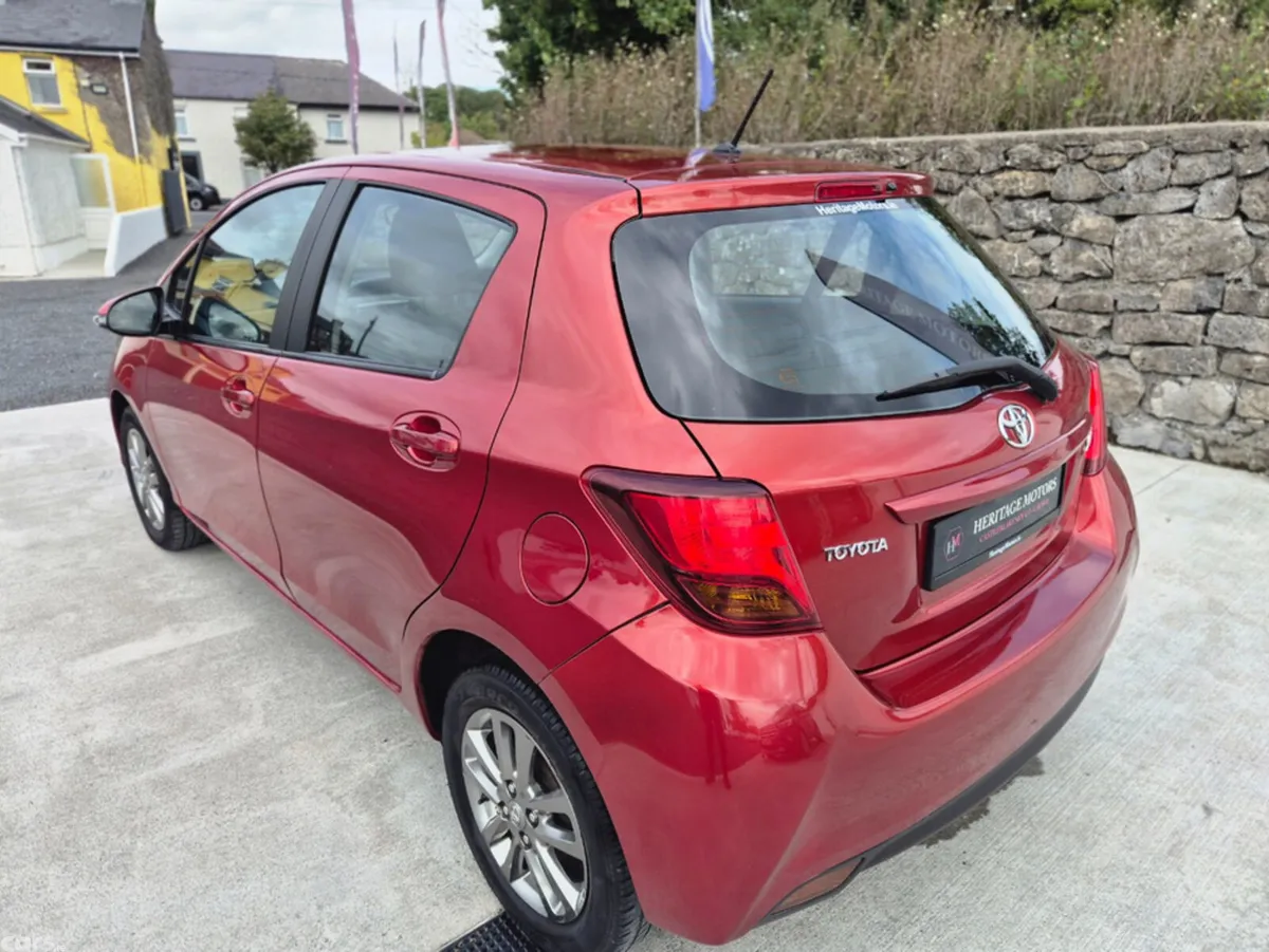 Toyota Yaris Hatchback, Petrol, 2015, Red