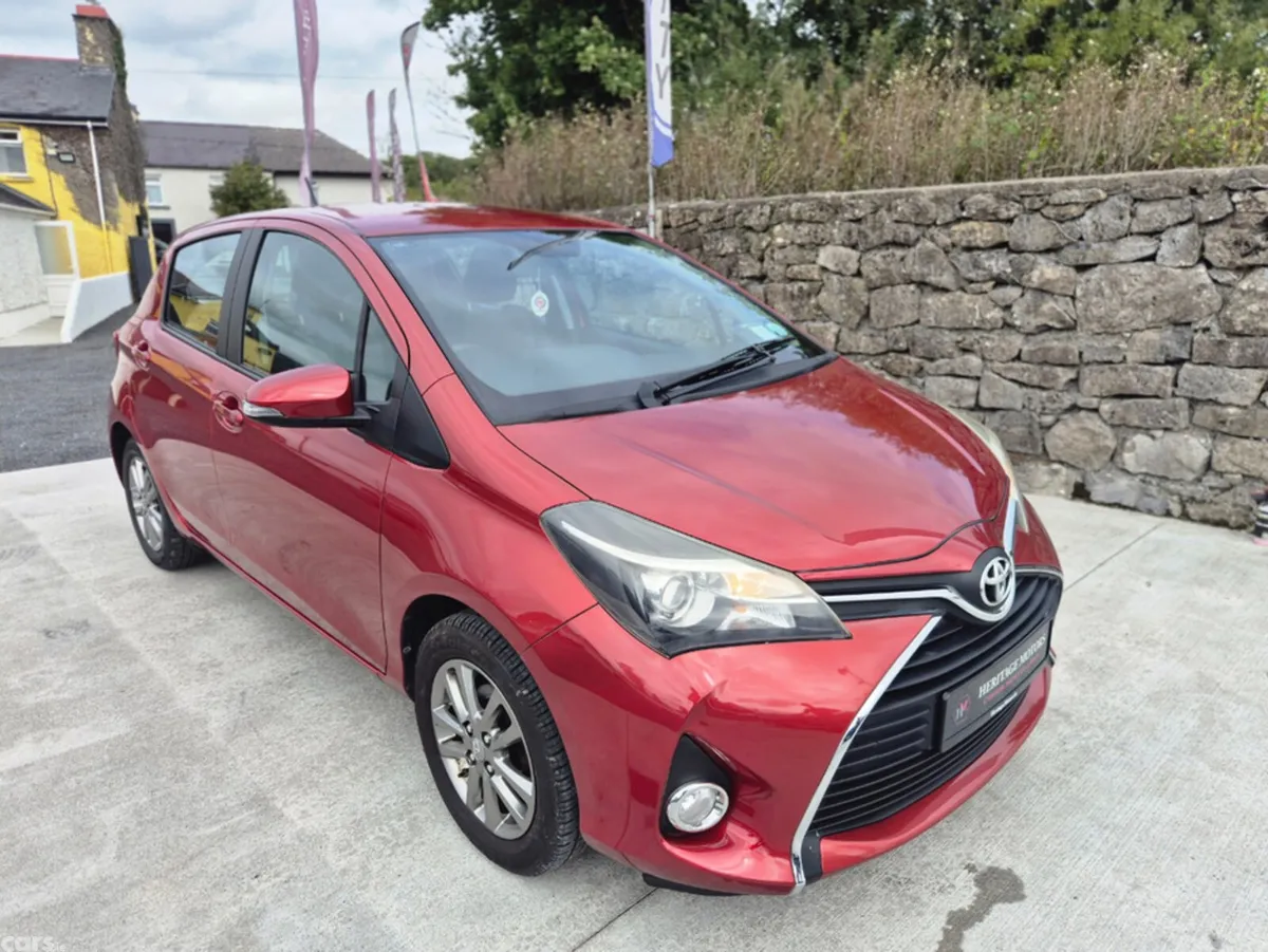 Toyota Yaris Hatchback, Petrol, 2015, Red