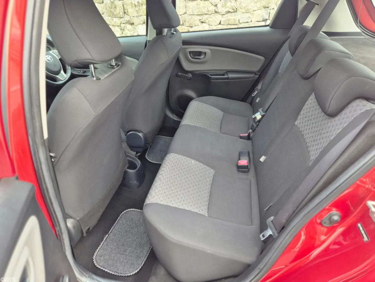 Toyota Yaris Hatchback, Petrol, 2015, Red