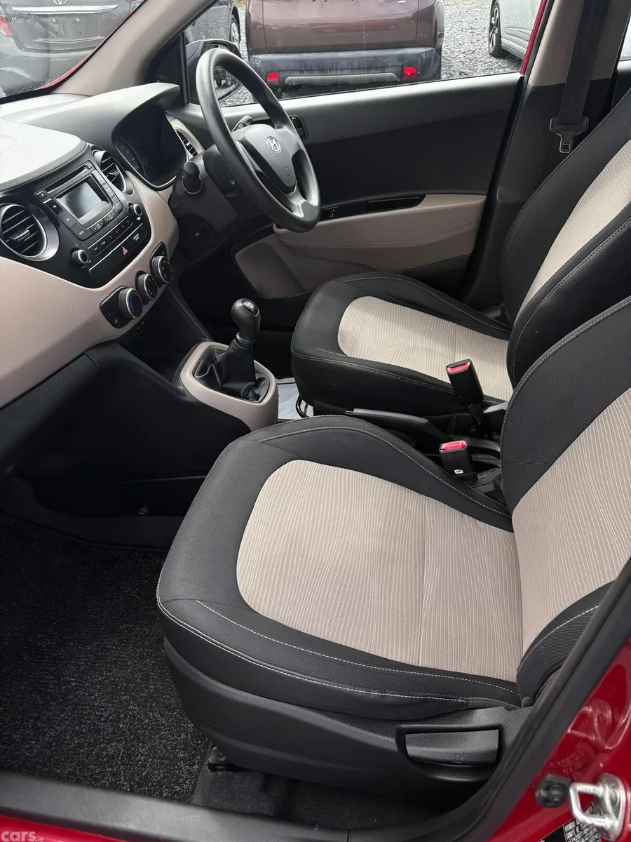 Hyundai i10 Hatchback, Petrol, 2015, Red