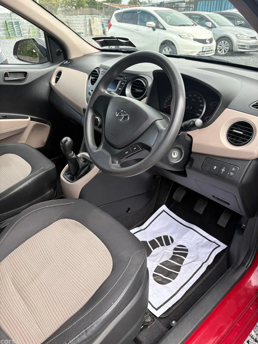Hyundai i10 Hatchback, Petrol, 2015, Red