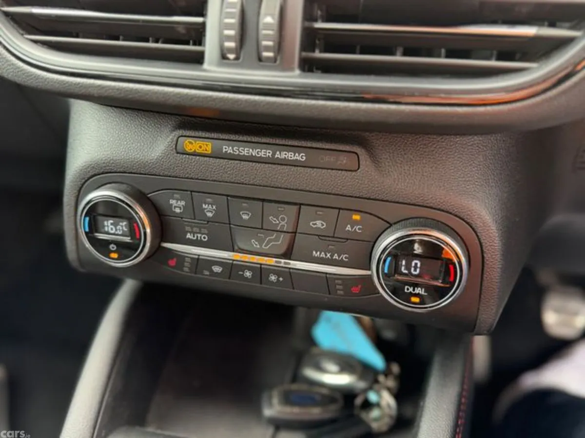 Ford Focus Hatchback, Diesel, 2019, Red