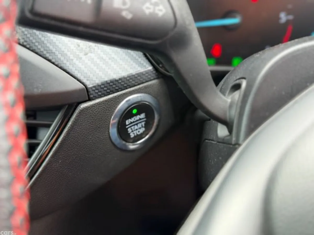 Ford Focus Hatchback, Diesel, 2019, Red