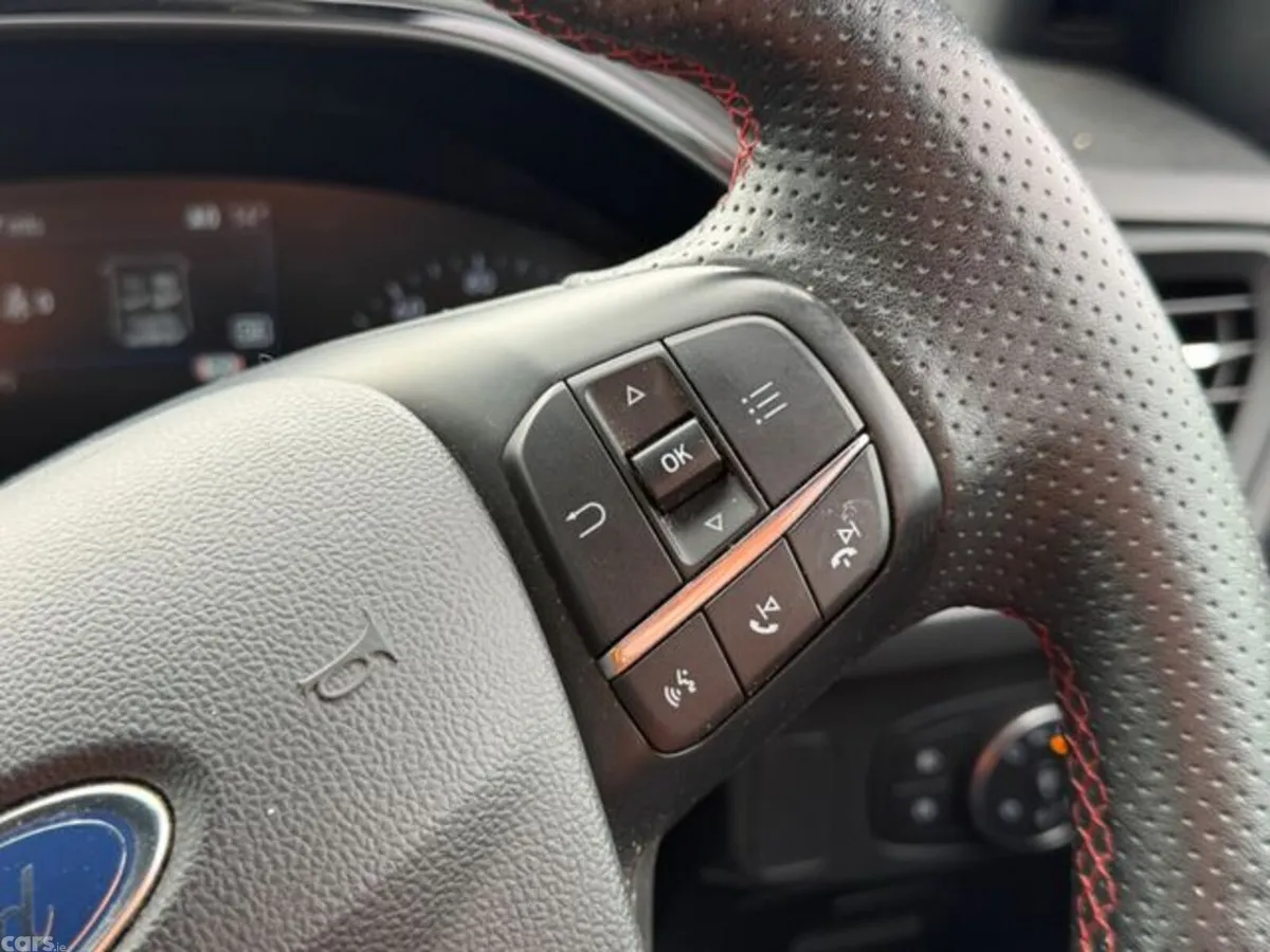 Ford Focus Hatchback, Diesel, 2019, Red