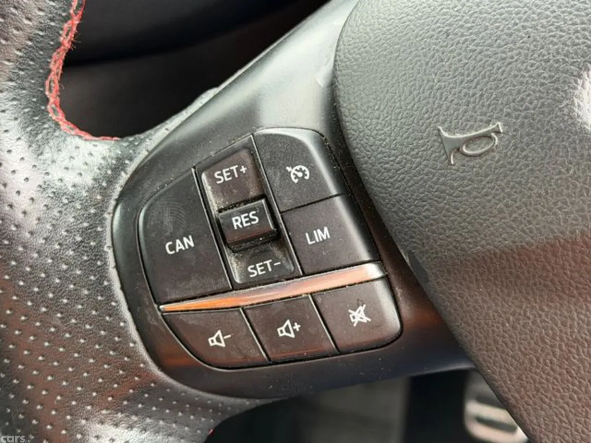 Ford Focus Hatchback, Diesel, 2020, White