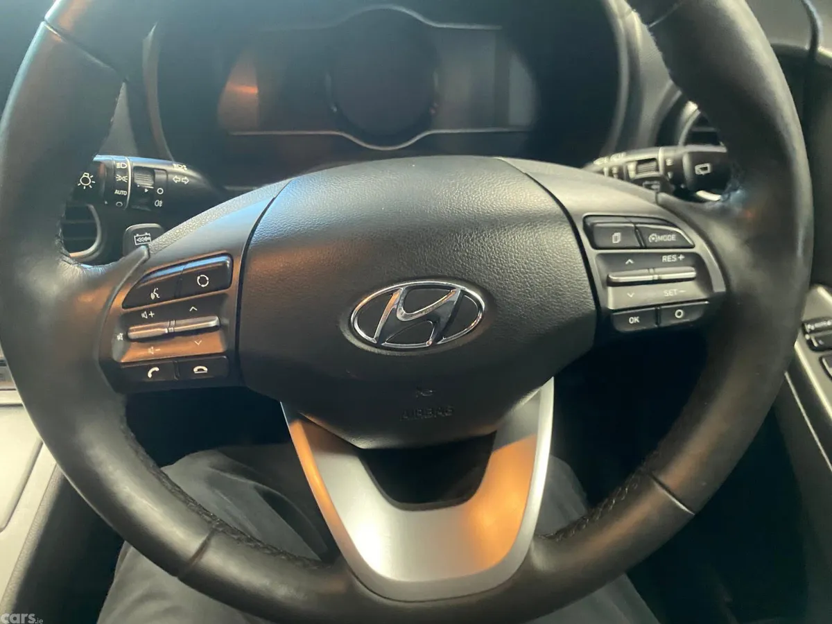 Hyundai KONA MPV, Electric, 2021, White