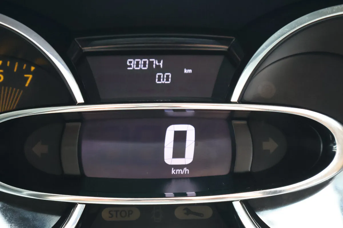 Renault Clio Hatchback, Petrol, 2015, Black