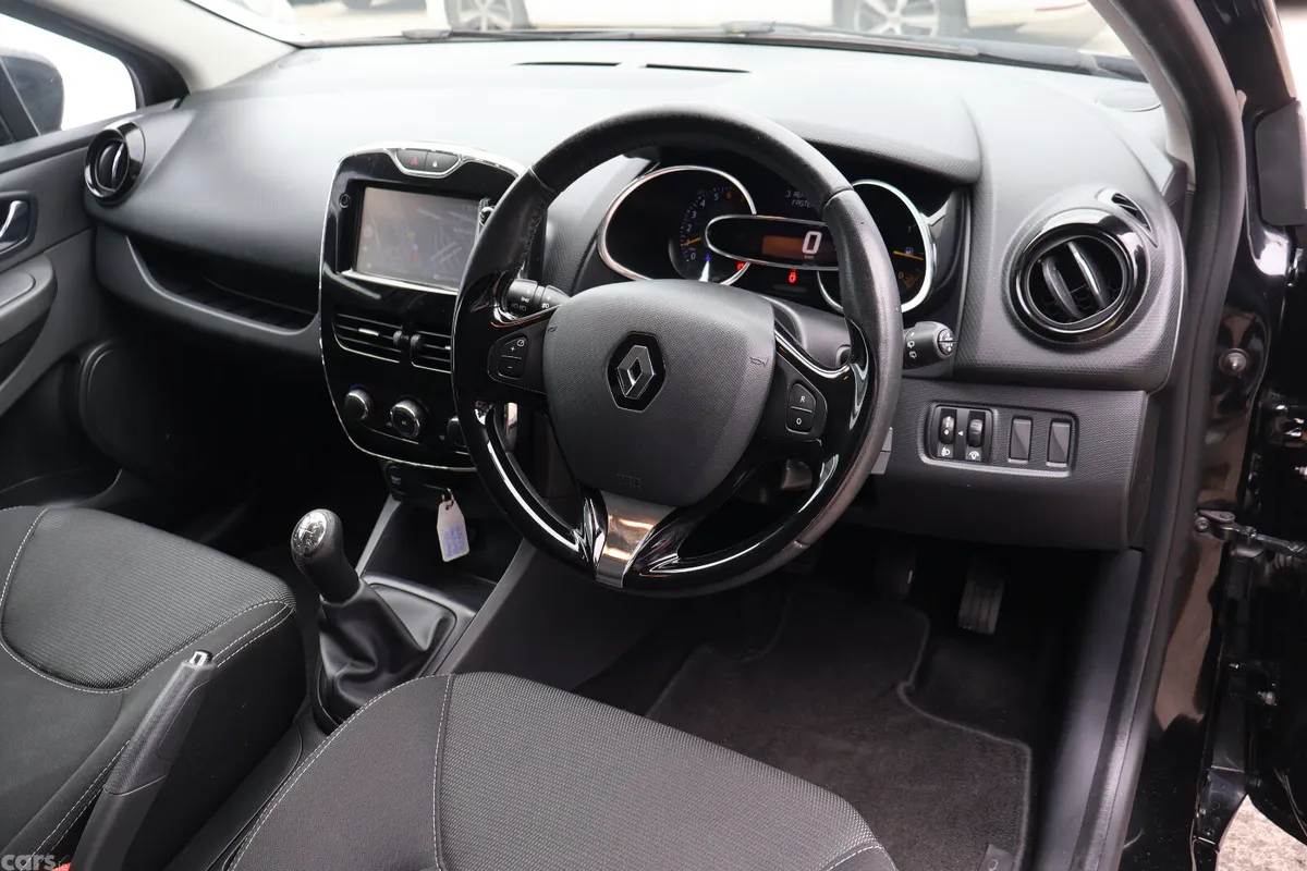 Renault Clio Hatchback, Petrol, 2015, Black