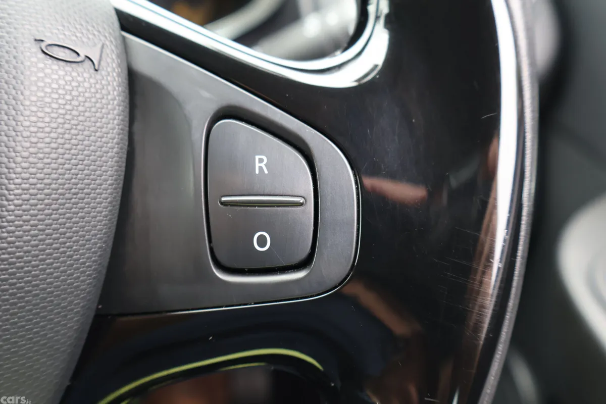 Renault Clio Hatchback, Petrol, 2015, Black