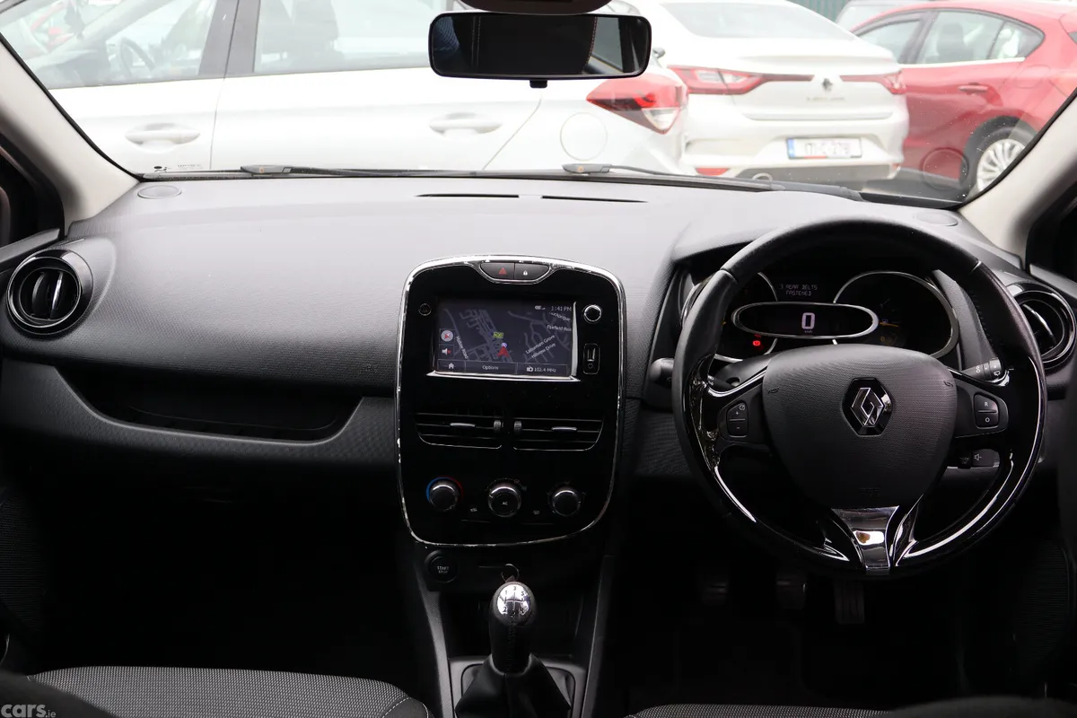 Renault Clio Hatchback, Petrol, 2015, Black