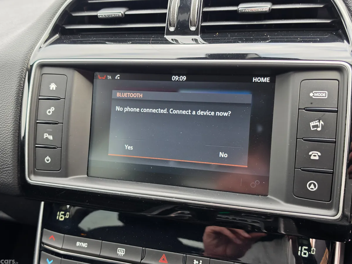 Jaguar XE Saloon, Diesel, 2016, Black