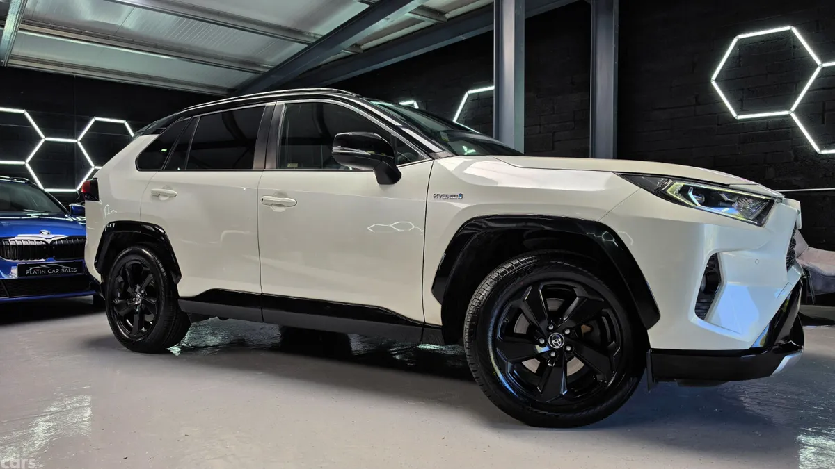 Toyota RAV4 SUV, Petrol Hybrid, 2019, White