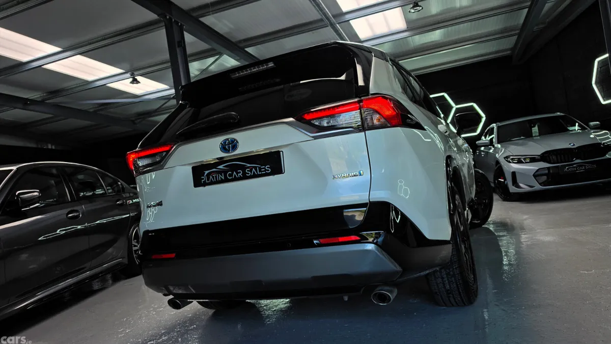 Toyota RAV4 SUV, Petrol Hybrid, 2019, White