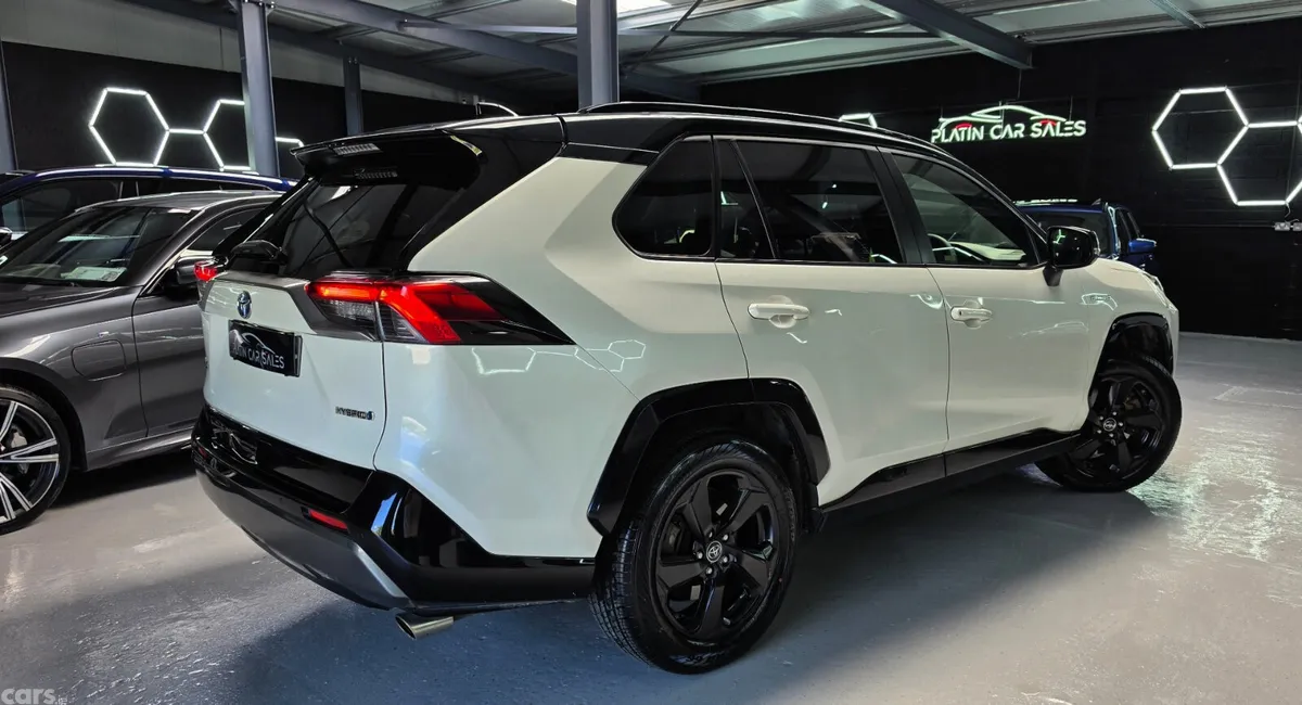 Toyota RAV4 SUV, Petrol Hybrid, 2019, White