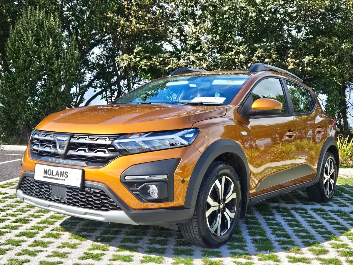 Dacia Sandero Stepway Hatchback, Petrol, 2021, Orange