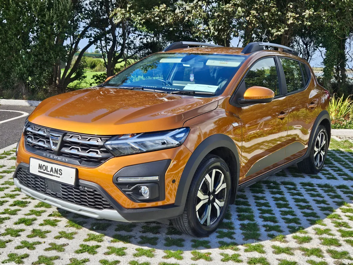Dacia Sandero Stepway Hatchback, Petrol, 2021, Orange