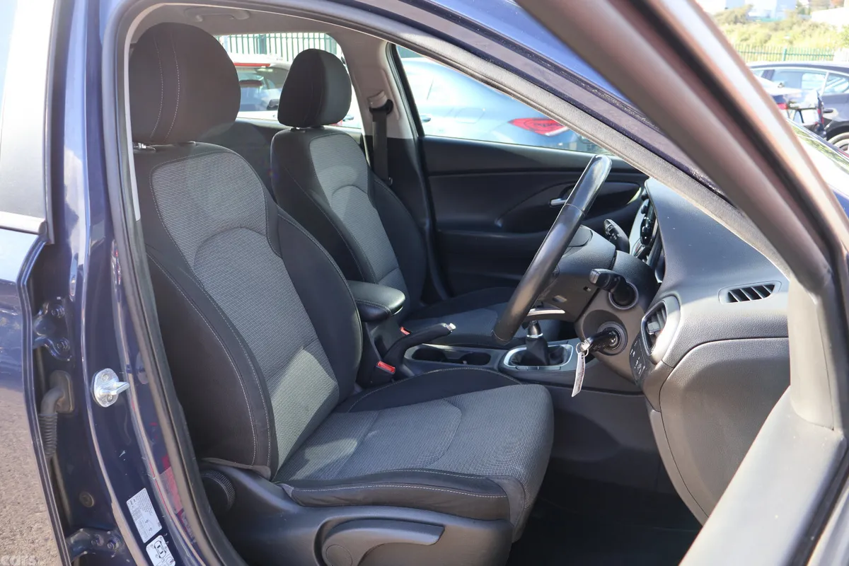 Hyundai i30 Hatchback, Petrol, 2019, Blue