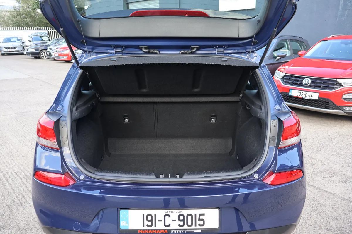 Hyundai i30 Hatchback, Petrol, 2019, Blue