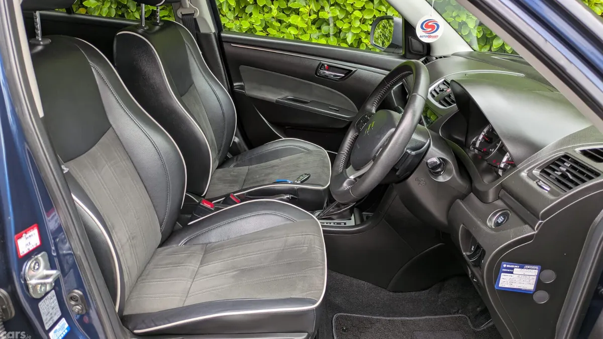 Suzuki Swift Hatchback, Petrol, 2015, Blue