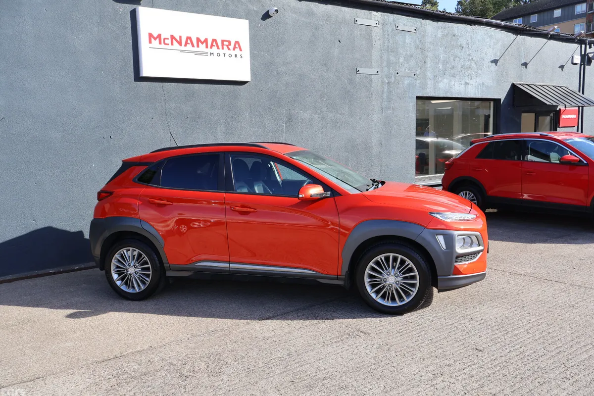 Hyundai KONA MPV, Petrol, 2018, Orange