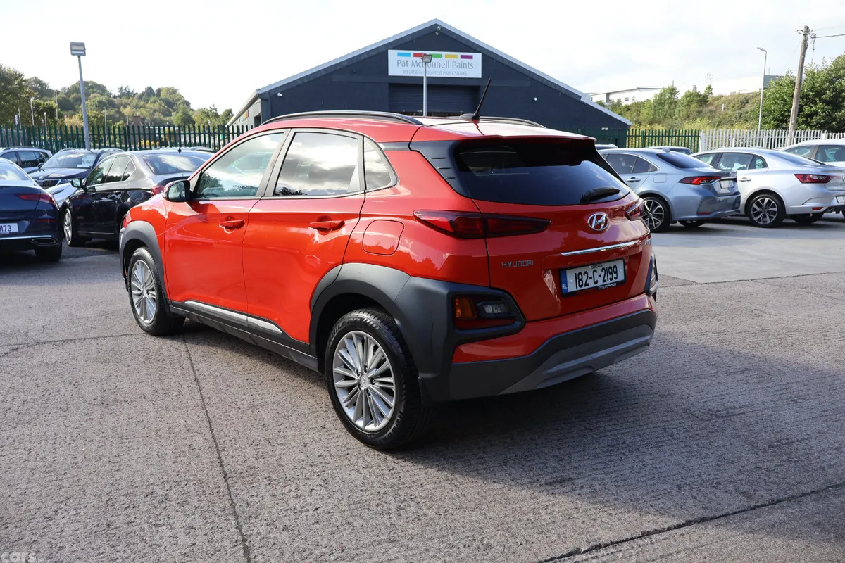 Hyundai KONA MPV, Petrol, 2018, Orange