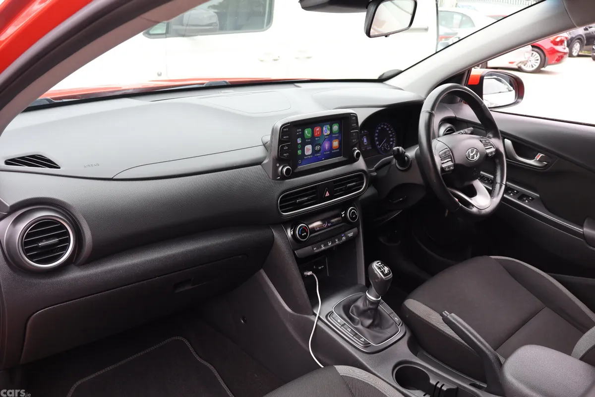 Hyundai KONA MPV, Petrol, 2018, Orange