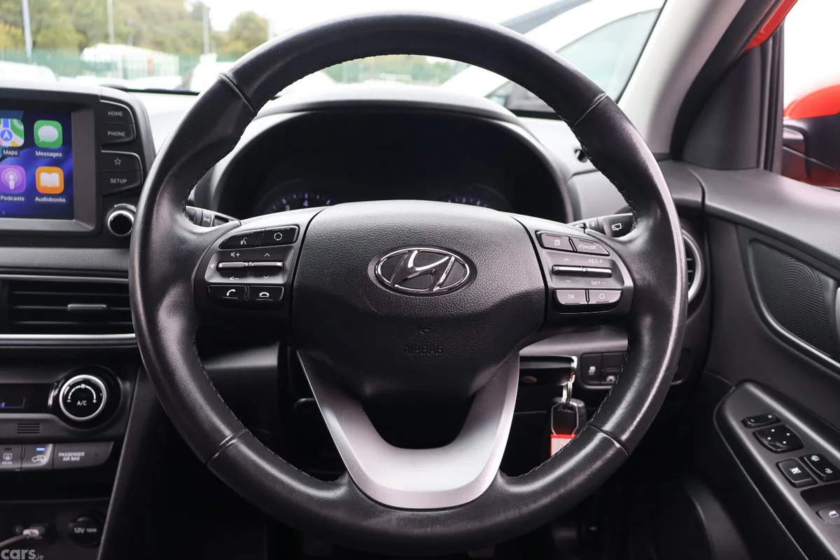 Hyundai KONA MPV, Petrol, 2018, Orange