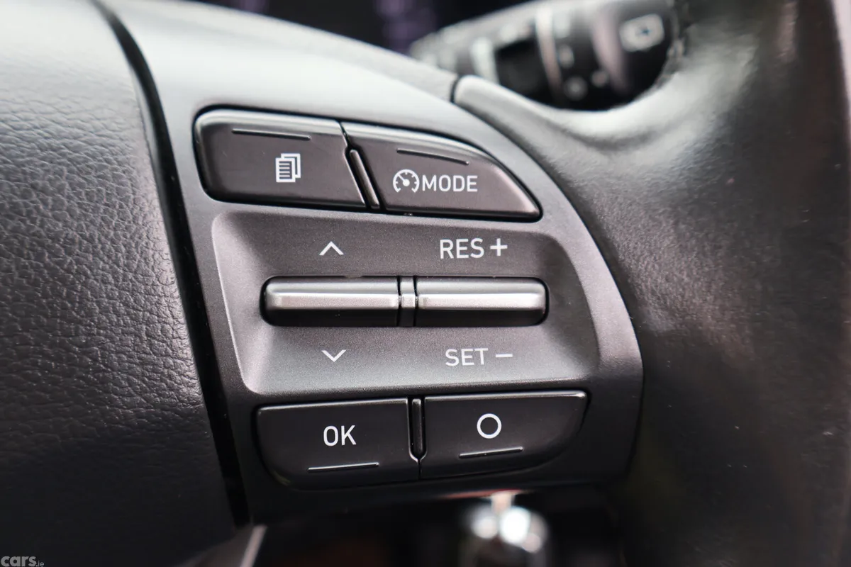 Hyundai KONA MPV, Petrol, 2018, Orange
