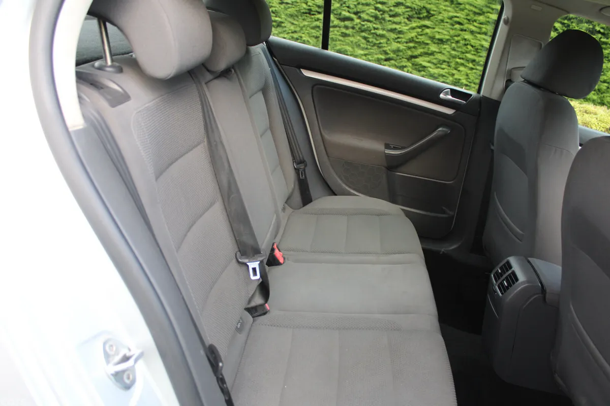 Volkswagen Golf Hatchback, Diesel, 2007, Silver
