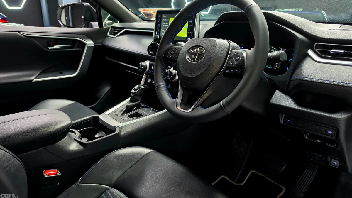 Toyota RAV4 SUV, Petrol Hybrid, 2019, White