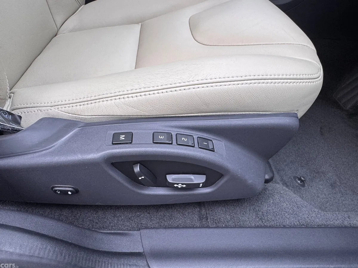 Volvo XC60 SUV, Diesel, 2016, White