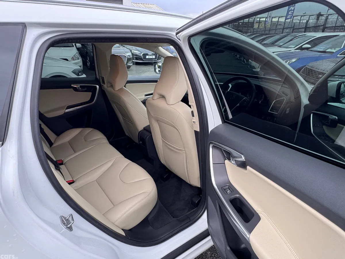 Volvo XC60 SUV, Diesel, 2016, White
