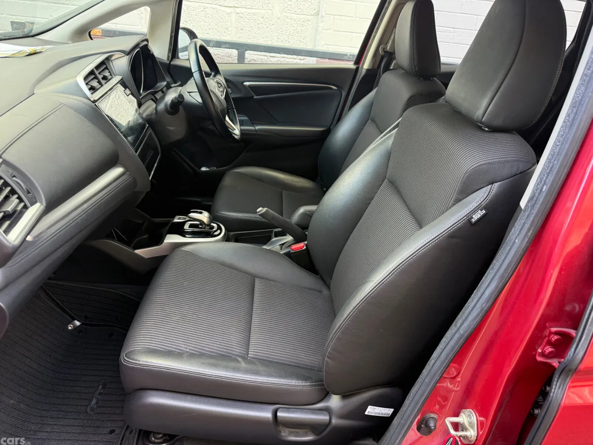 Honda Jazz Hatchback, Petrol Hybrid, 2018, Red
