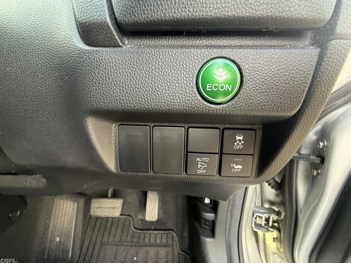 Honda Fit Hatchback, Petrol Hybrid, 2016, Silver