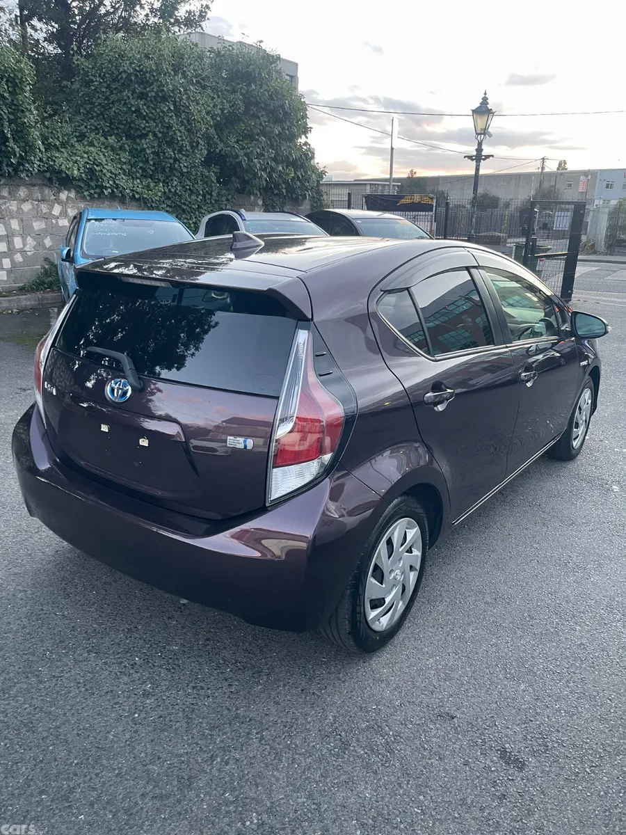 Toyota Aqua Hatchback, Petrol Hybrid, 2015, Black