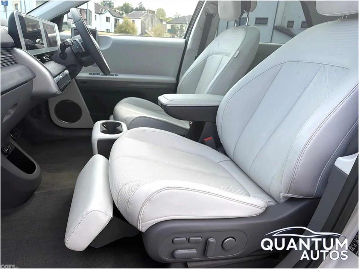 Hyundai IONIQ 5 Hatchback, Electric, 2023, Gold