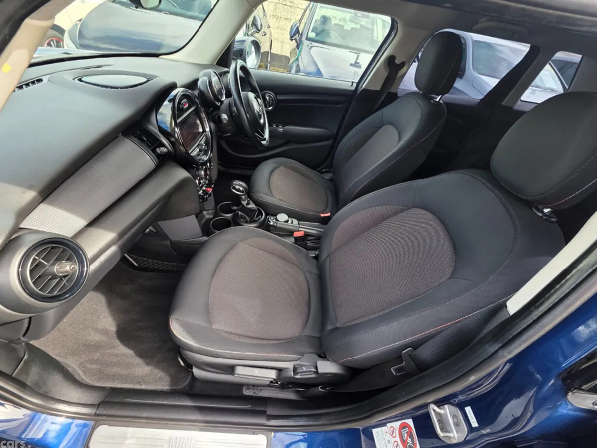 Mini Cooper Hatchback, Diesel, 2017, Blue