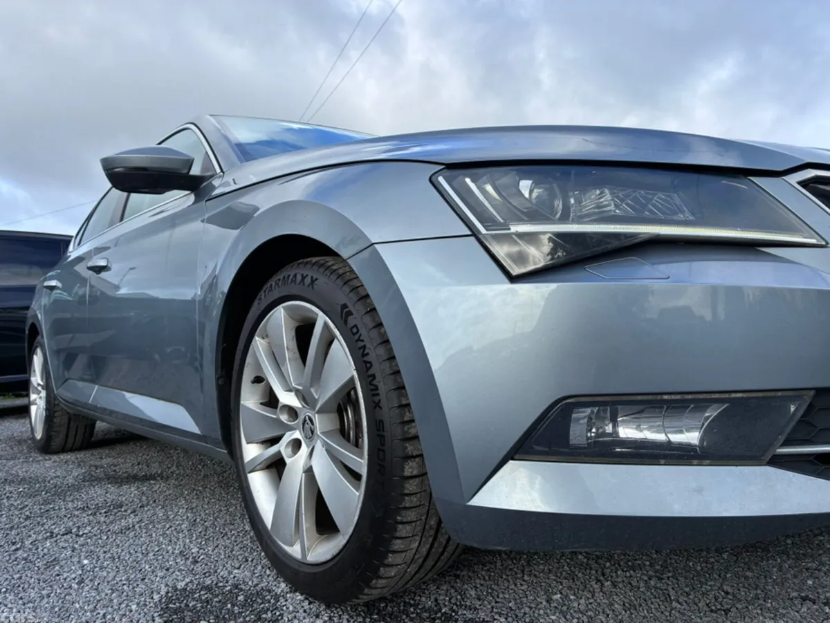 Skoda Superb Hatchback, Diesel, 2017, Grey