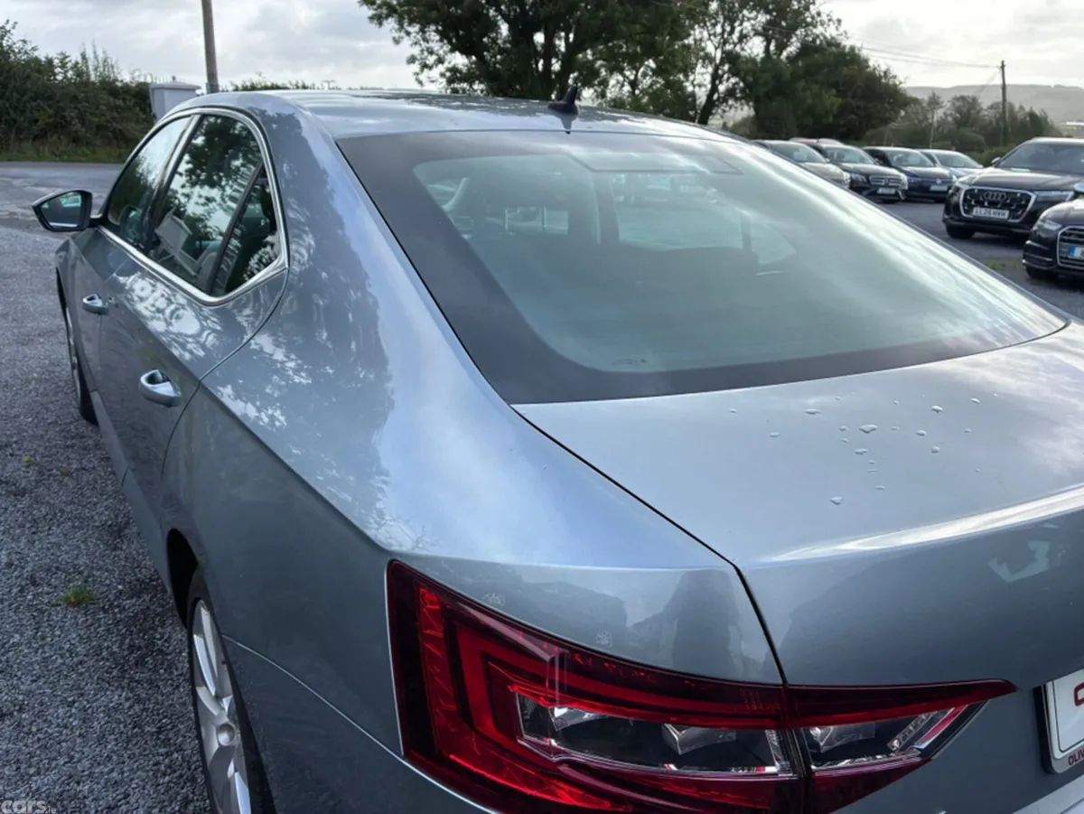 Skoda Superb Hatchback, Diesel, 2017, Grey