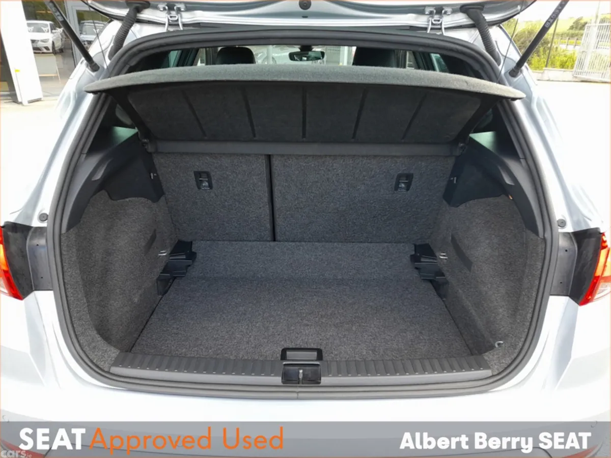 SEAT Arona Hatchback, Petrol, 2023, Grey