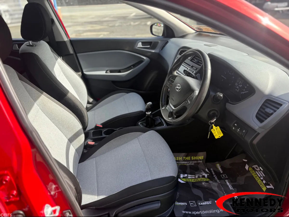 Hyundai i20 Hatchback, Petrol, 2015, Red