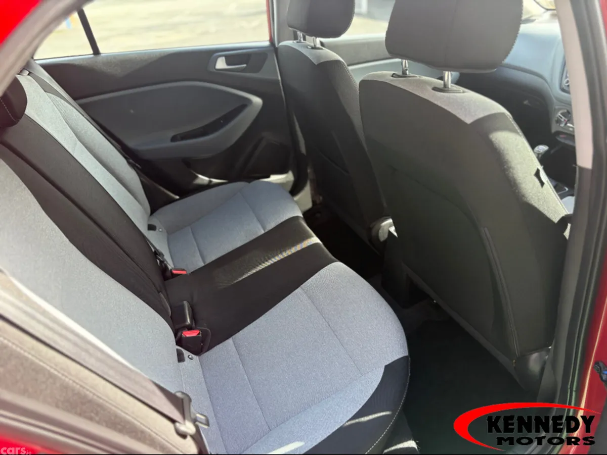 Hyundai i20 Hatchback, Petrol, 2015, Red