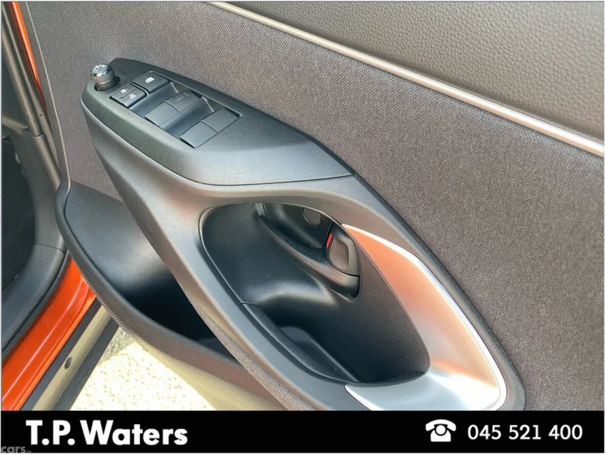 Toyota Yaris Cross Hatchback, Petrol Hybrid, 2023, Orange