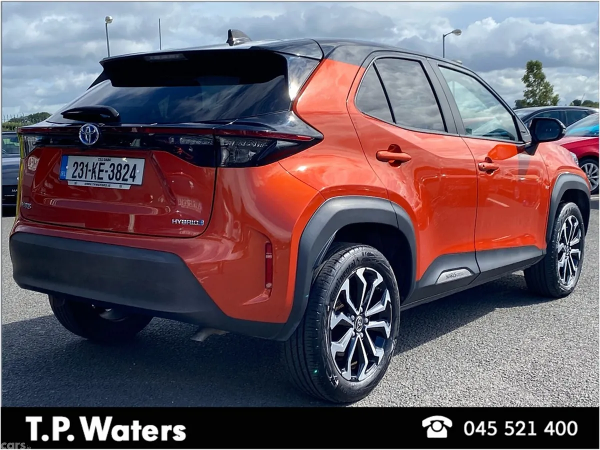 Toyota Yaris Cross Hatchback, Petrol Hybrid, 2023, Orange