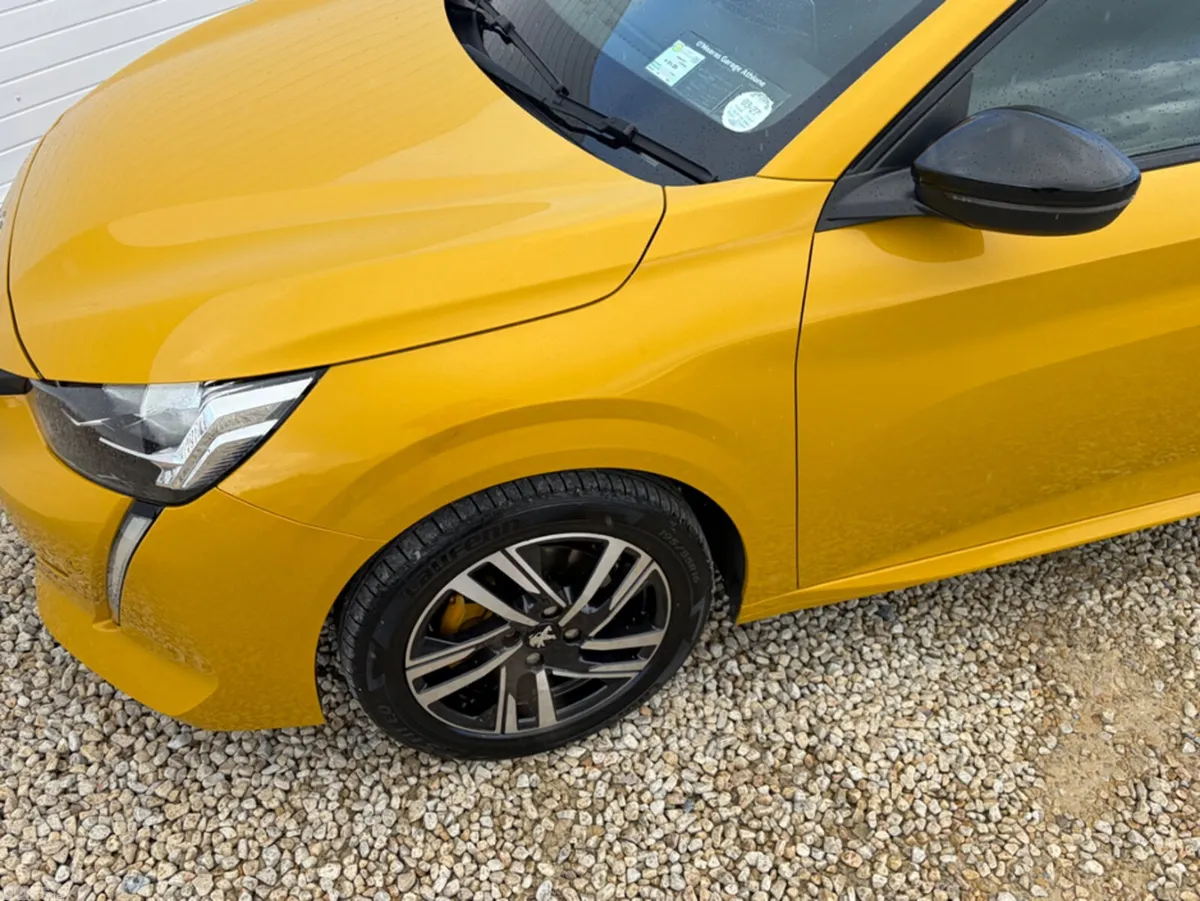 Peugeot 208 Hatchback, Petrol, 2020, Yellow