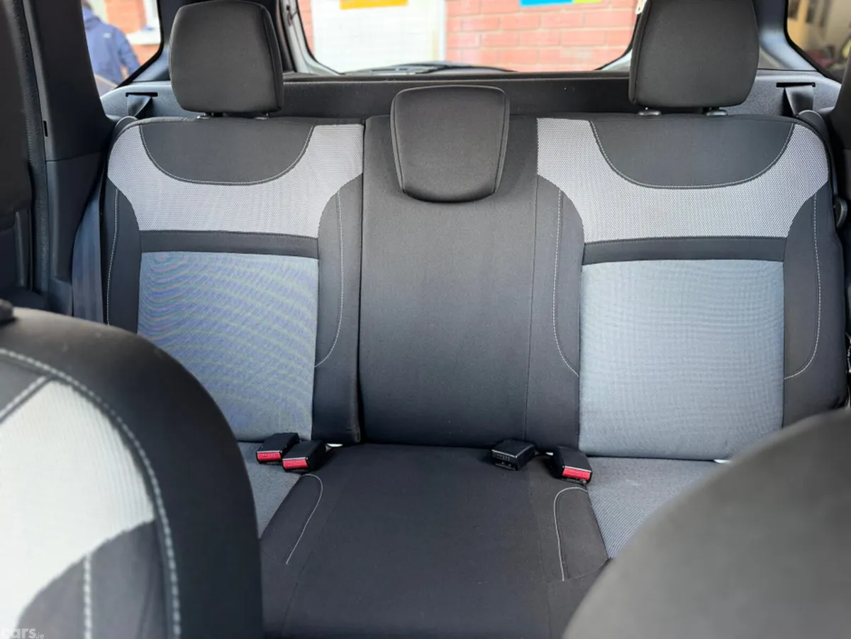 Dacia Duster MPV, Diesel, 2018, White